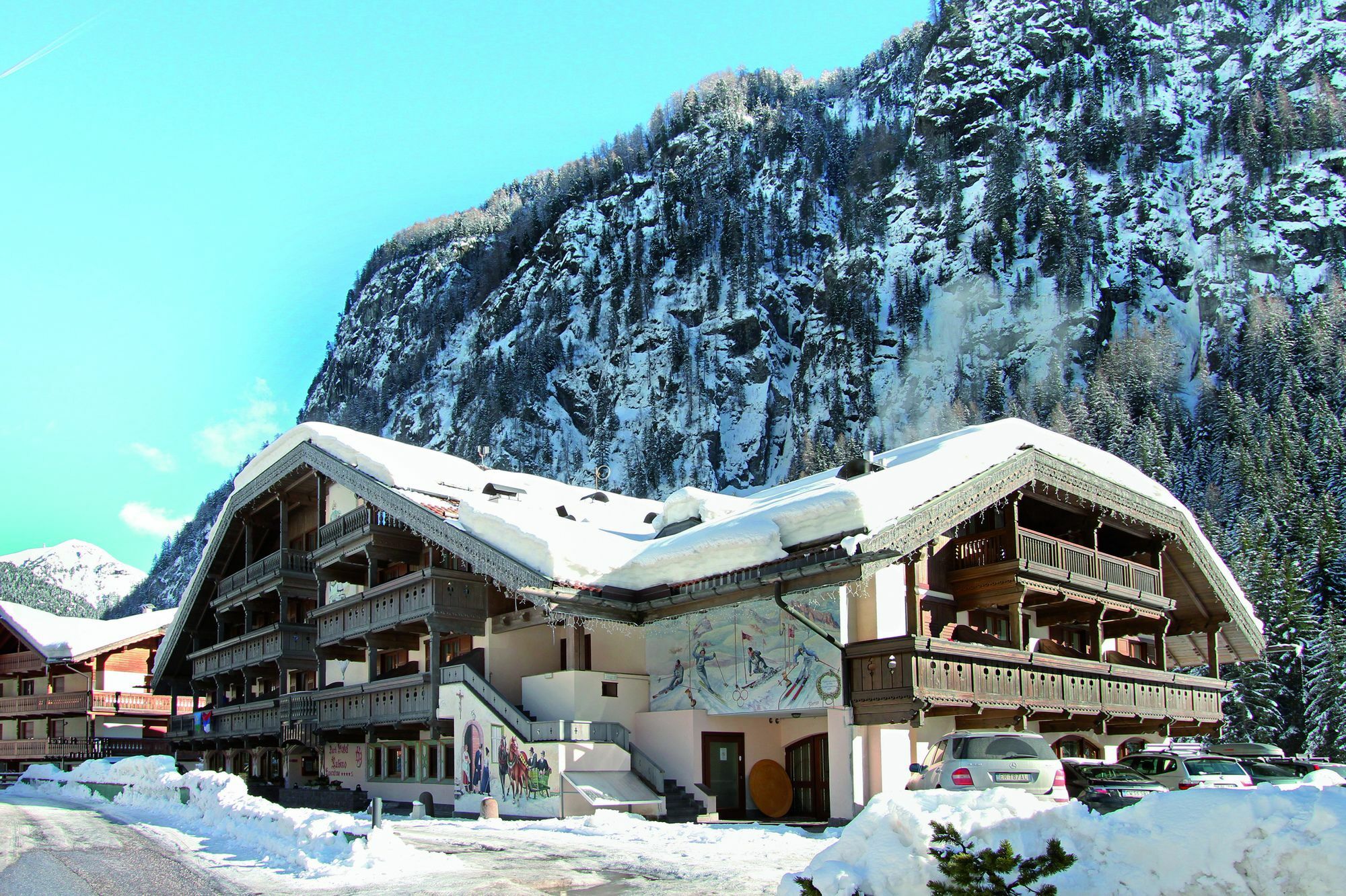 Hotel Rubino Deluxe Campitello di Fassa Exterior photo